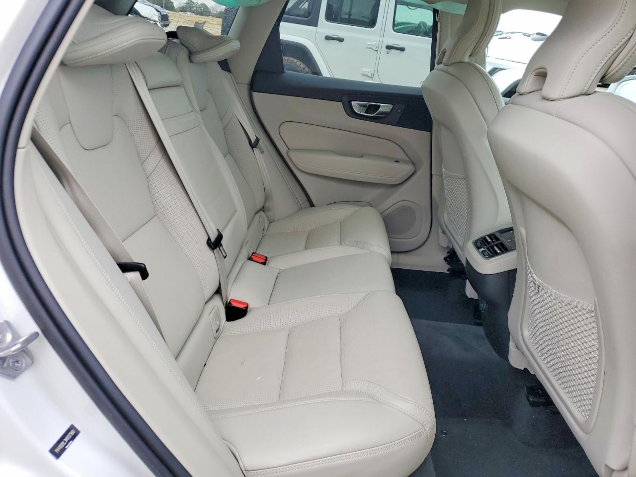 2021 VOLVO XC60 photo 11