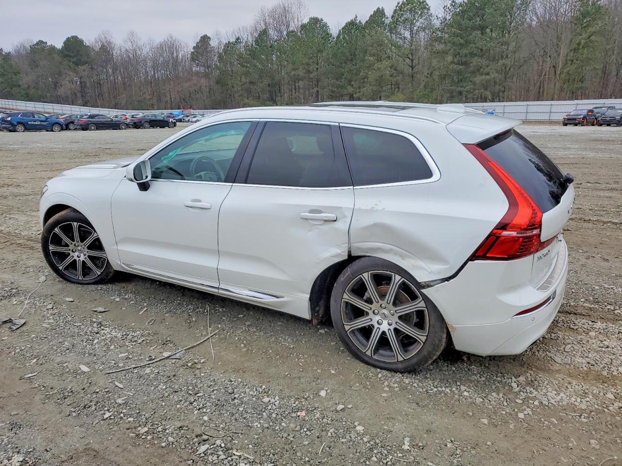 2021 VOLVO XC60 photo 2