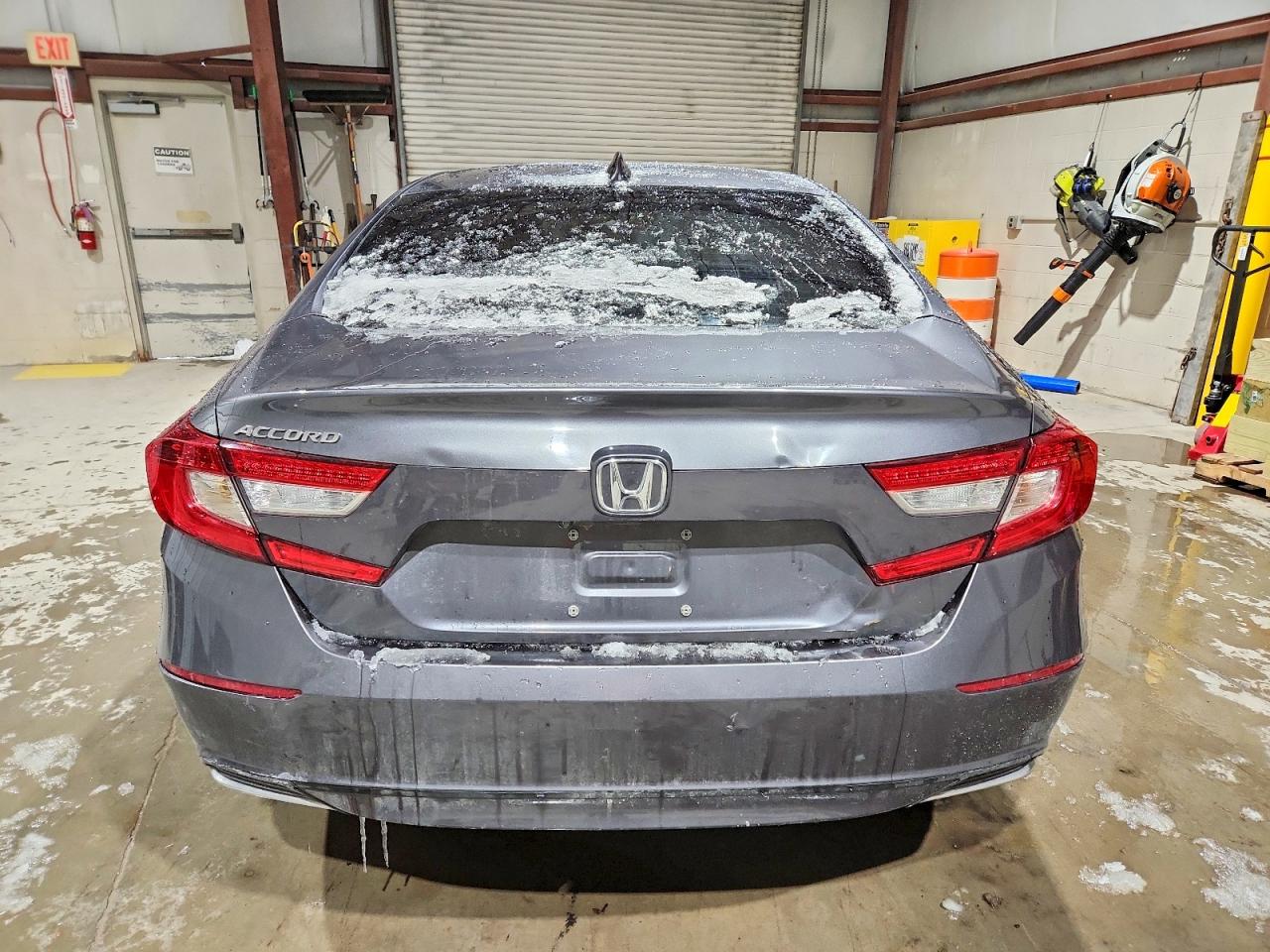 2018 HONDA ACCORD EX photo 11