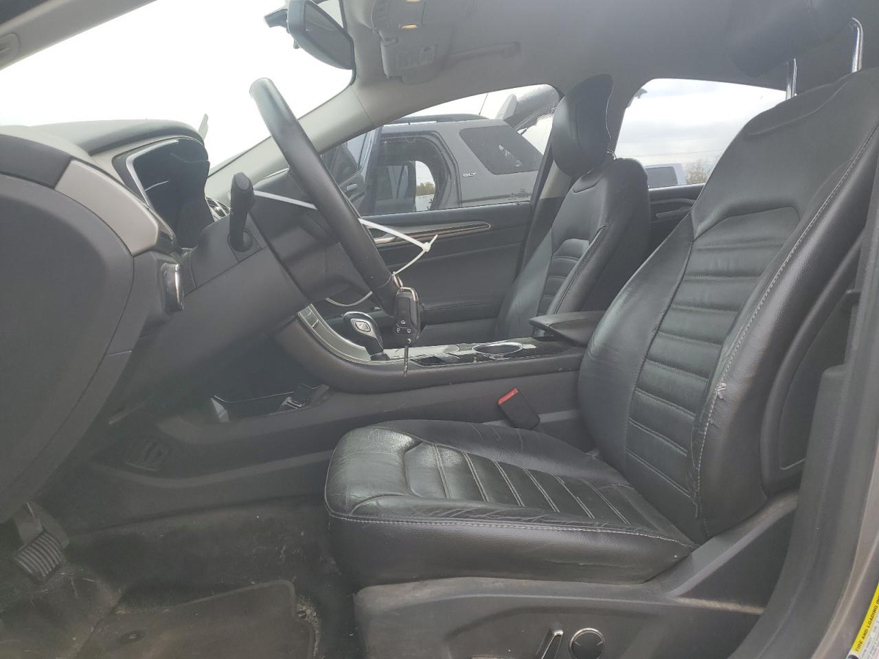 2013 FORD FUSION SE photo 13