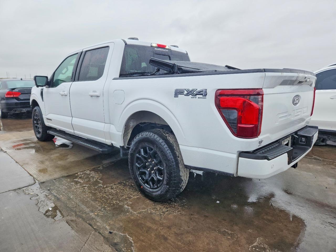 2024 FORD F150 XLT photo 2