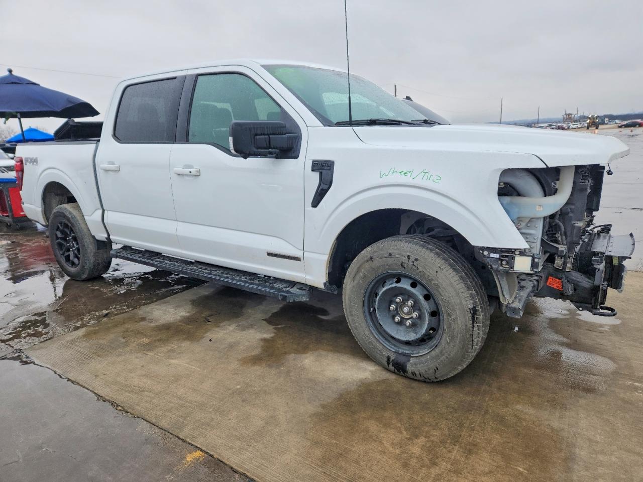 2024 FORD F150 XLT photo 4