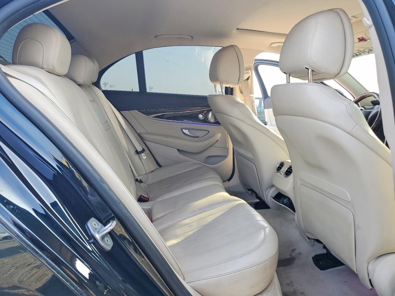2017 MERCEDES-BENZ E 300 photo 10