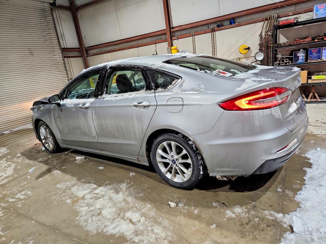 2020 FORD FUSION SE photo 2