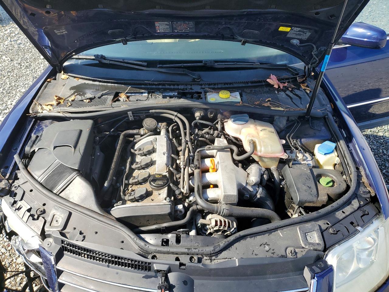 2004 VOLKSWAGEN PASSAT GLS photo 11
