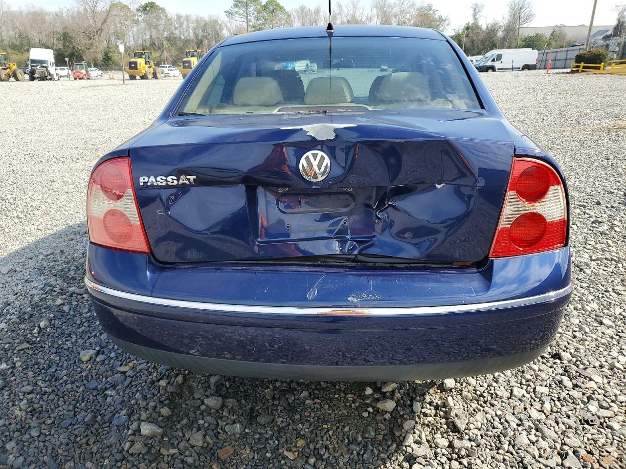 2004 VOLKSWAGEN PASSAT GLS photo 6