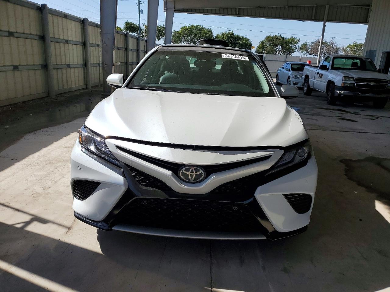 2018 TOYOTA CAMRY XSE photo 12
