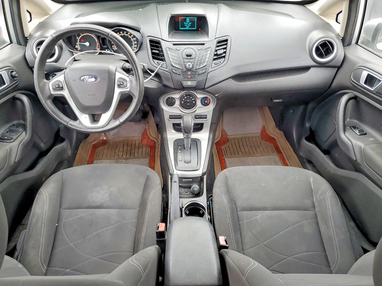 2015 FORD FIESTA SE photo 22