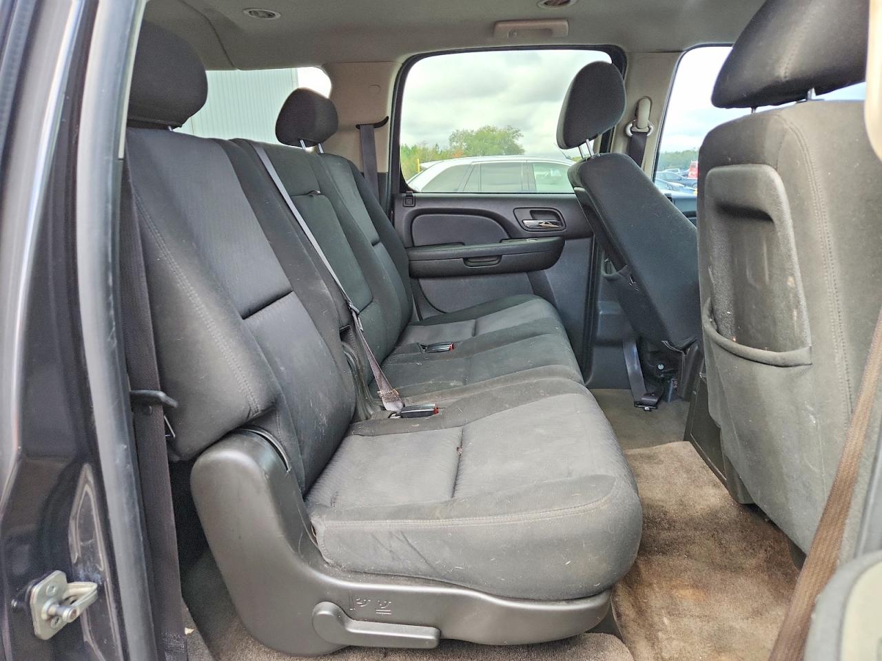 2010 CHEVROLET SUBURBAN C1500 LS photo 21