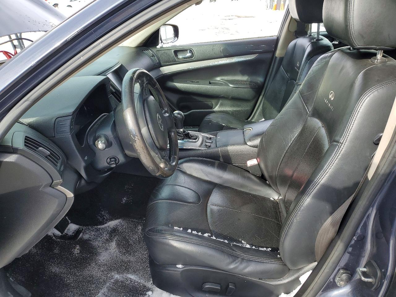 2010 INFINITI G37 photo 7