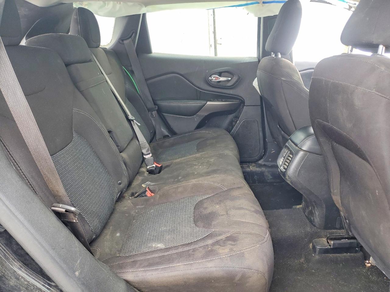 2019 JEEP CHEROKEE LATITUDE photo 21