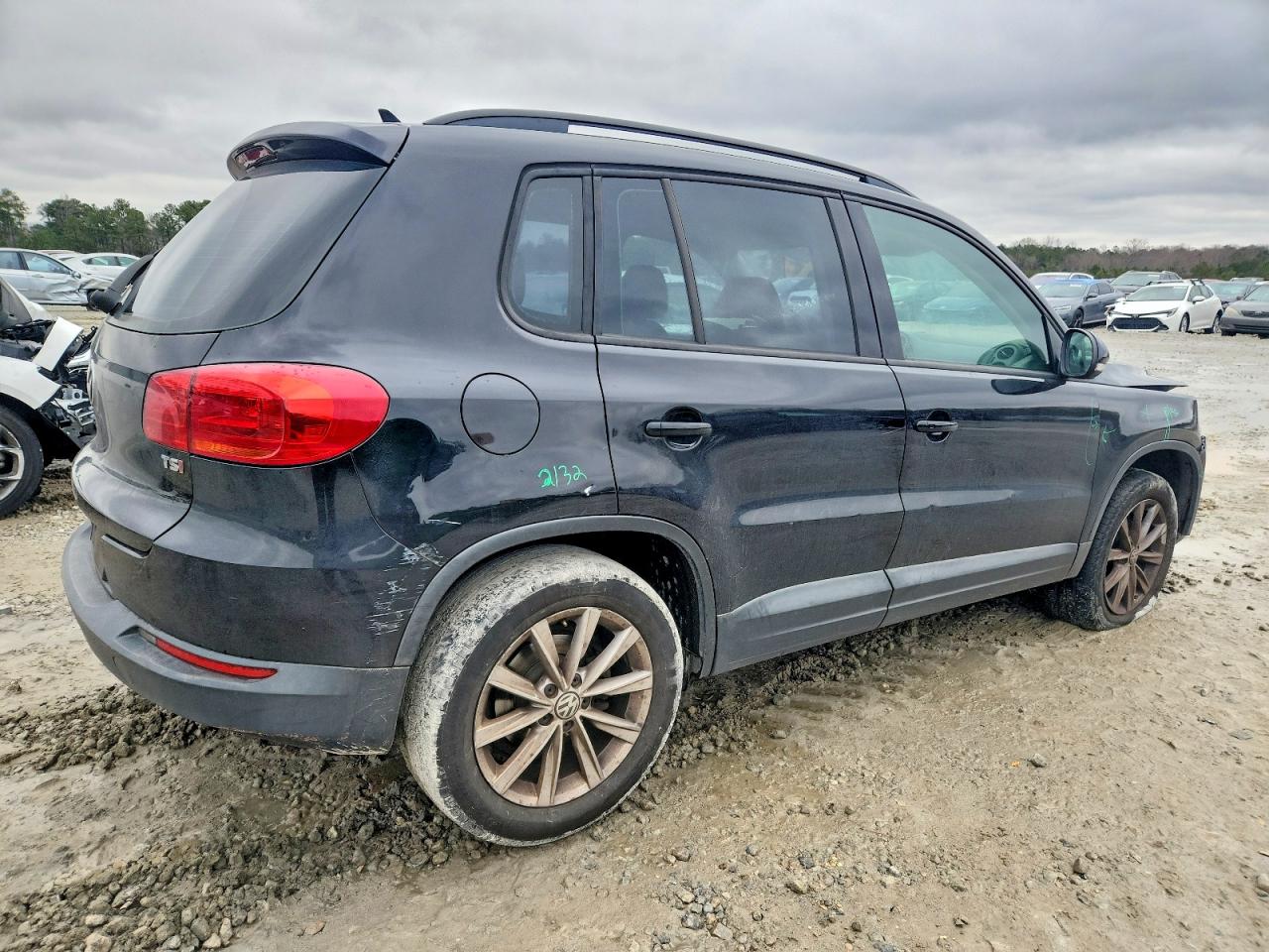 2017 VOLKSWAGEN TIGUAN S photo 3