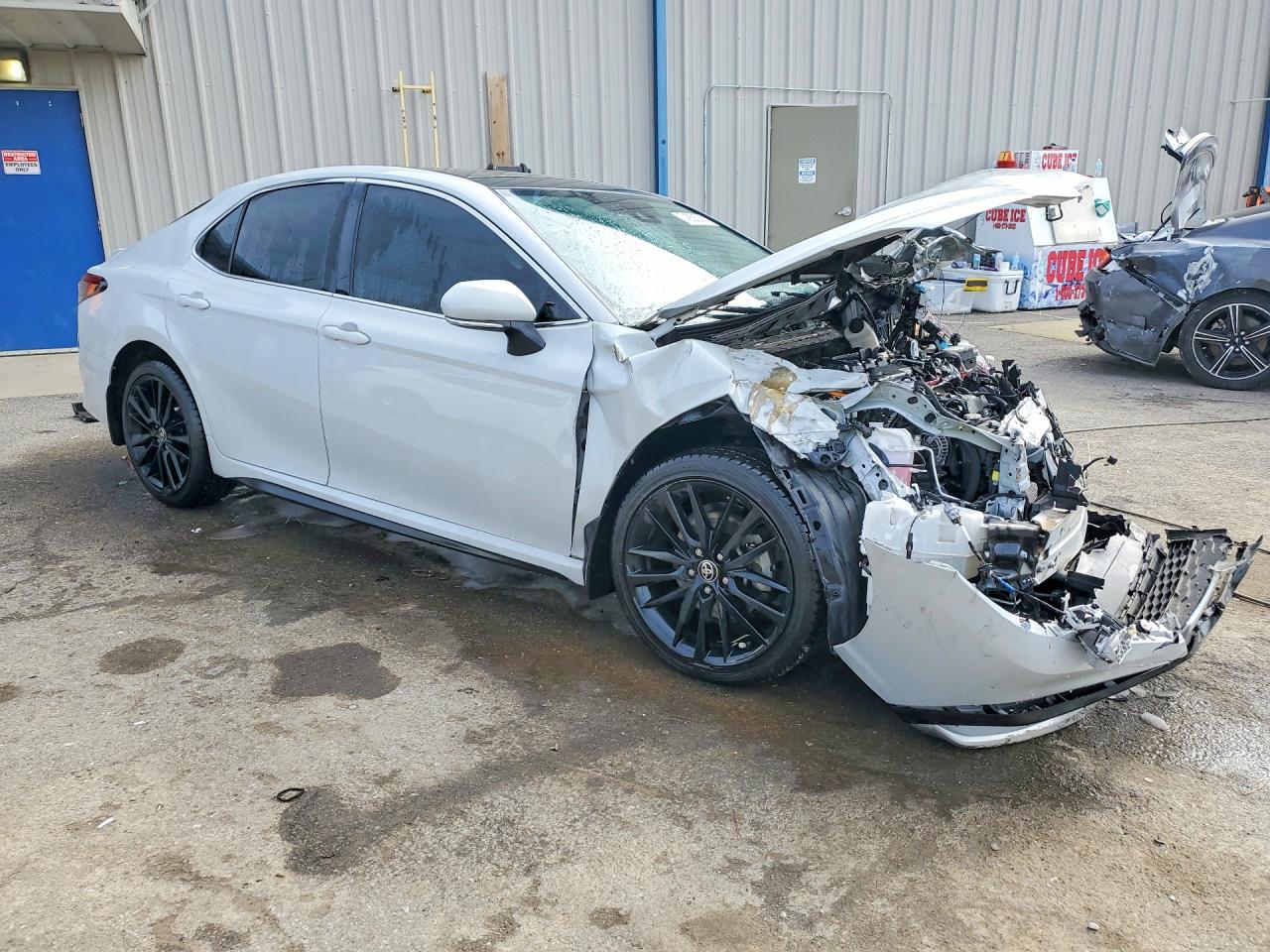 2023 TOYOTA CAMRY XSE photo 4