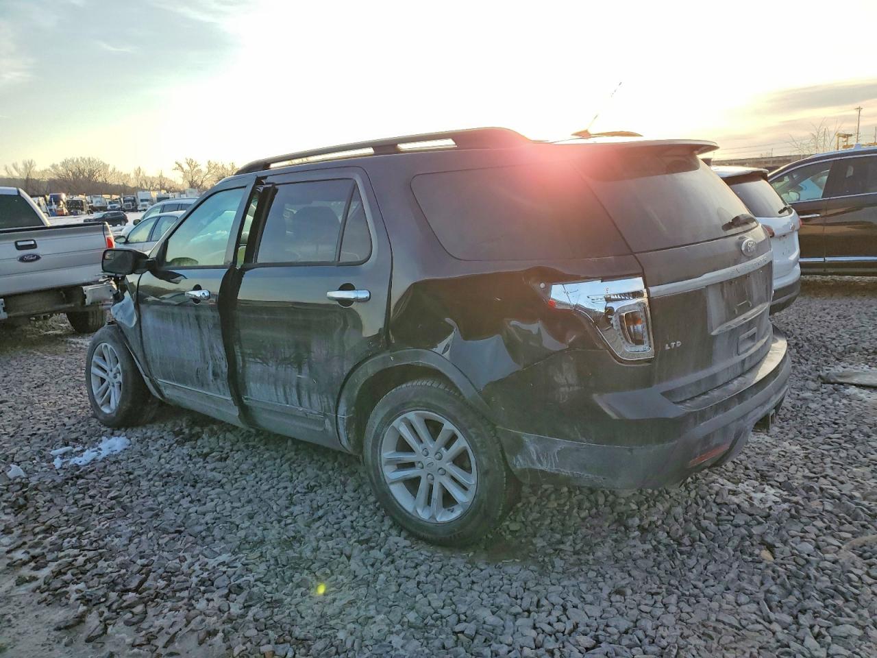 2014 FORD EXPLORER photo 2