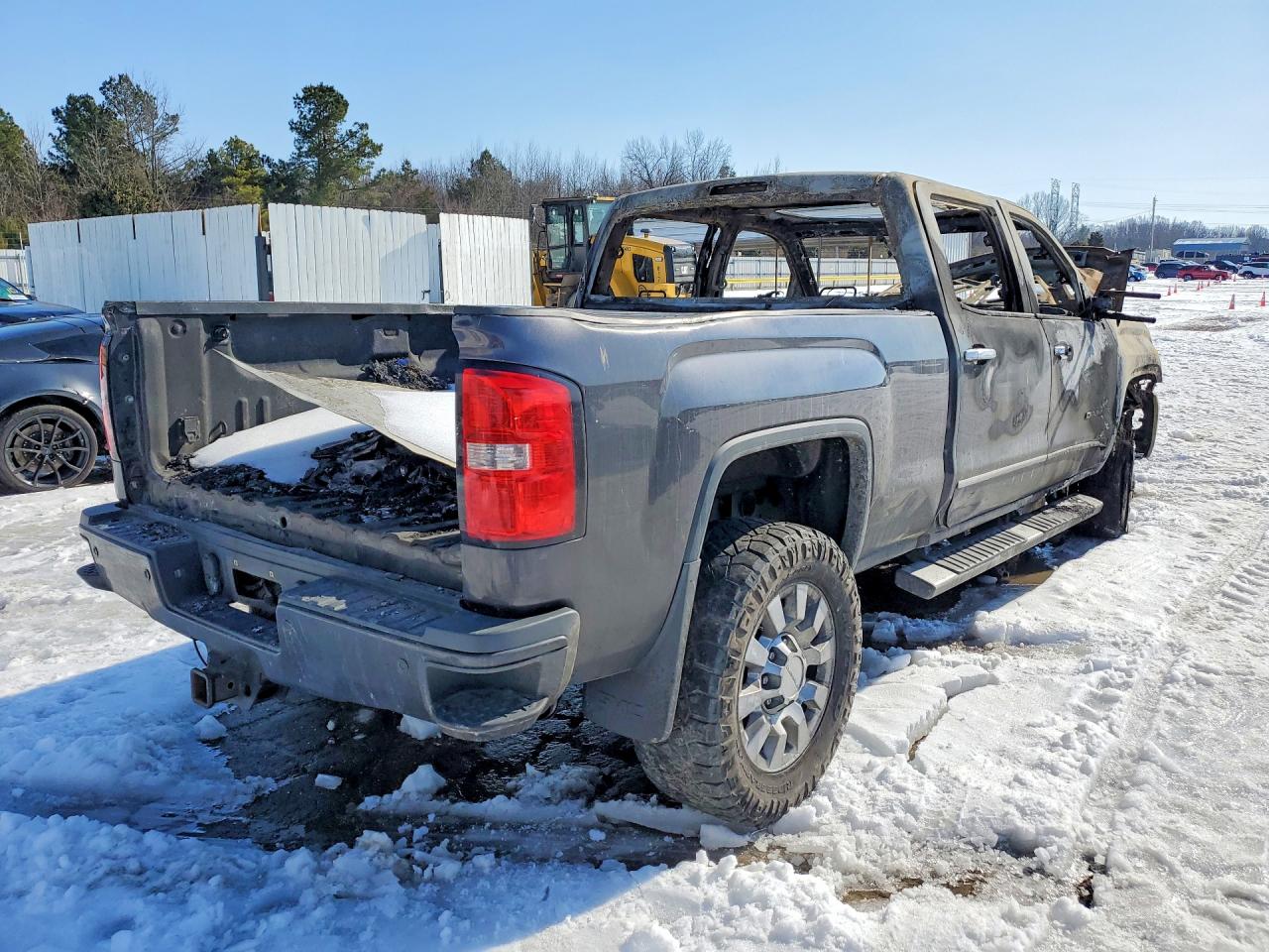 2015 GMC SIERRA photo 3
