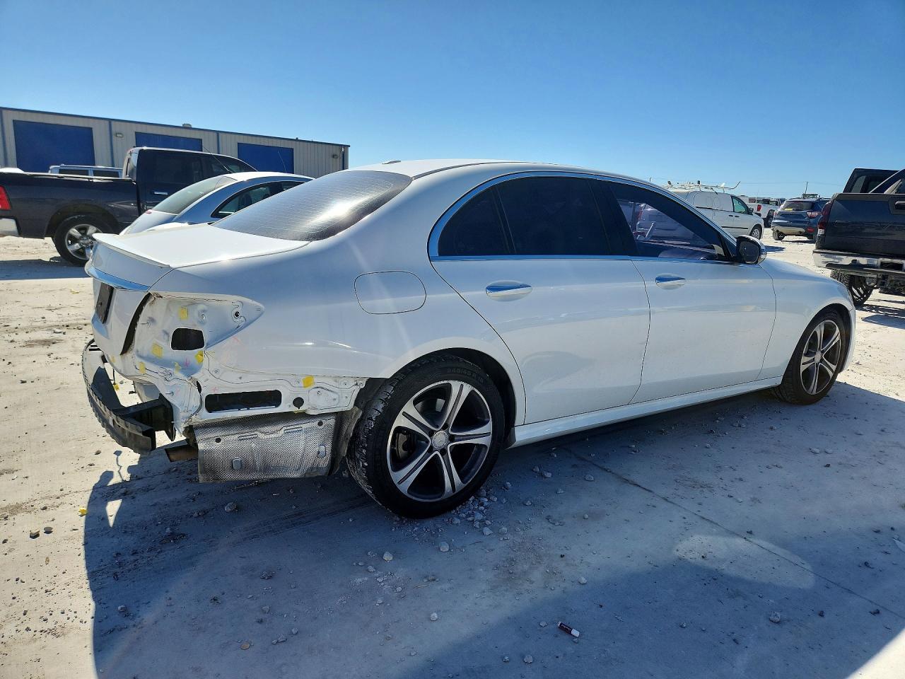 2017 MERCEDES-BENZ E 300 photo 3