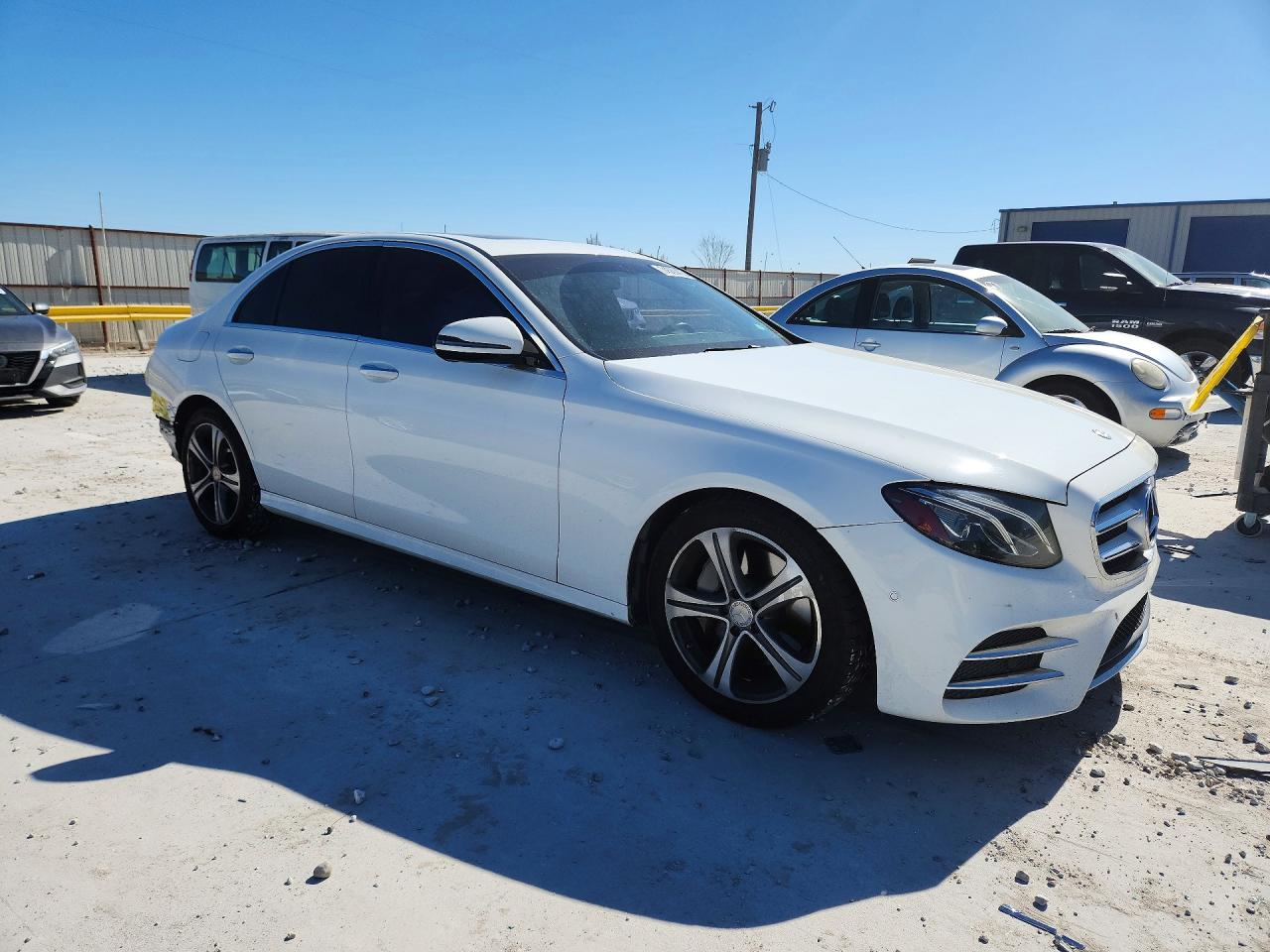 2017 MERCEDES-BENZ E 300 photo 4