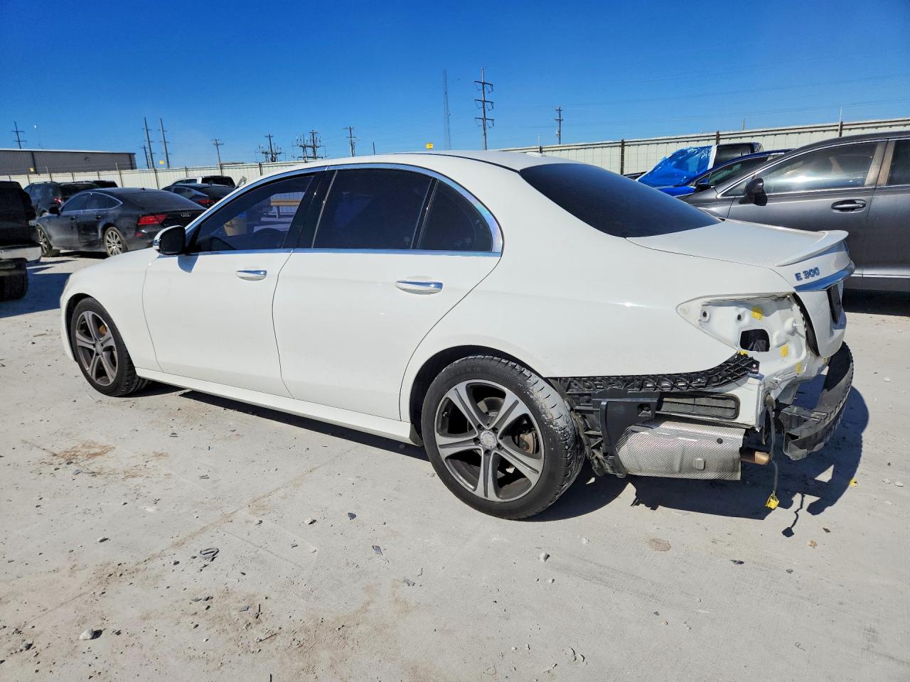 2017 MERCEDES-BENZ E 300 photo 2