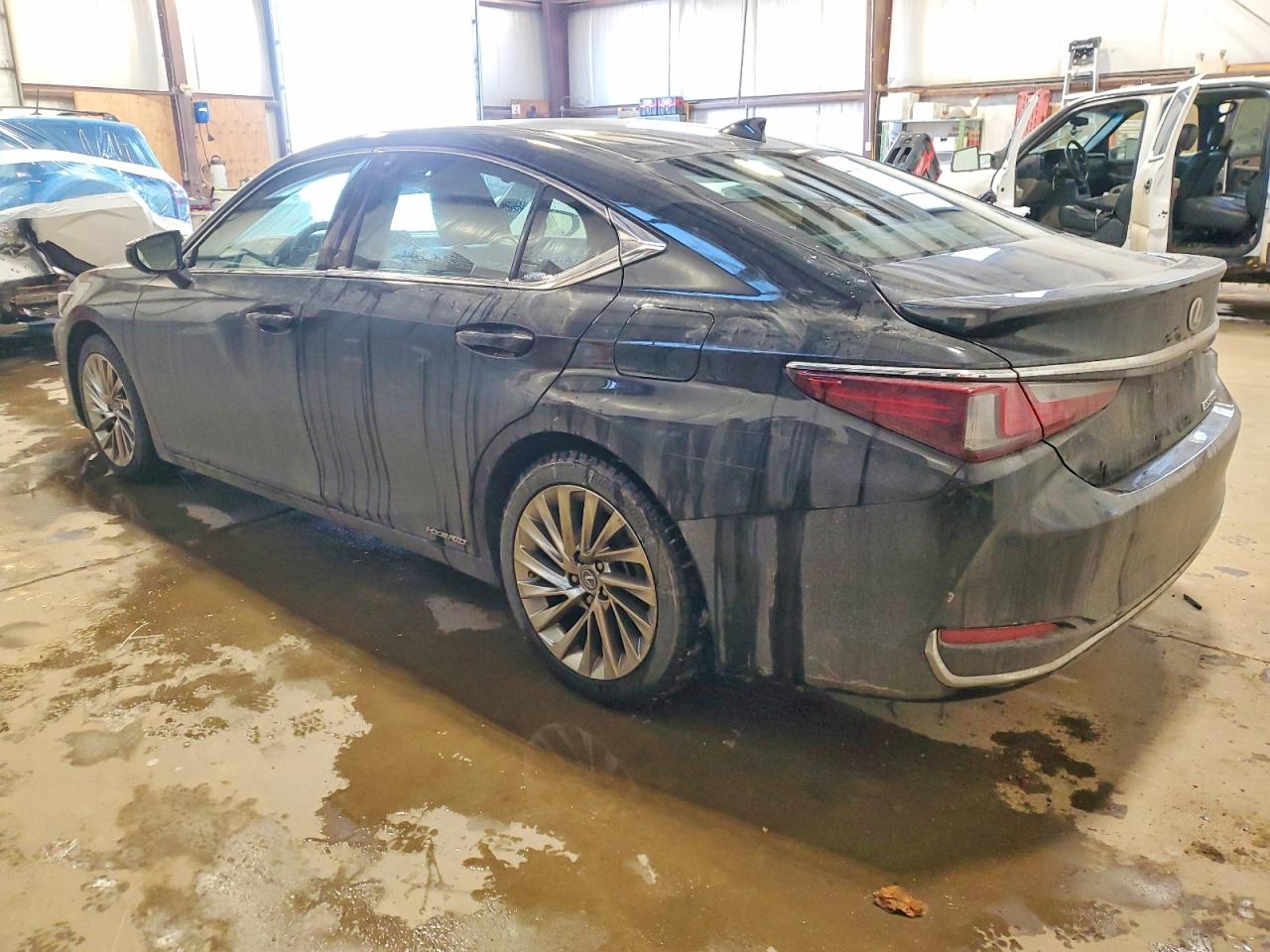 2021 LEXUS ES 300H photo 2