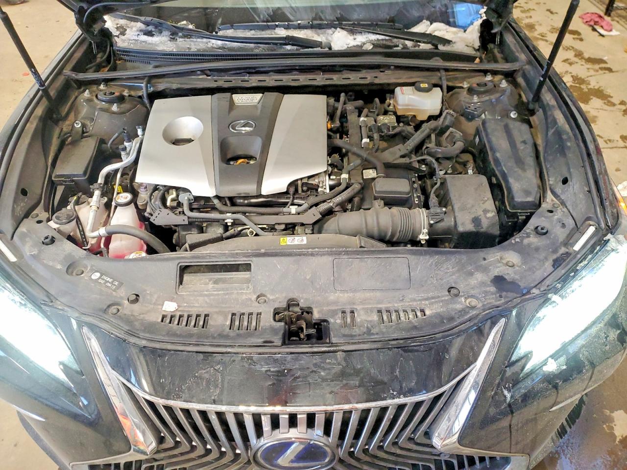 2021 LEXUS ES 300H photo 11