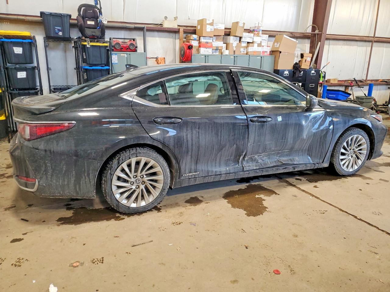 2021 LEXUS ES 300H photo 3