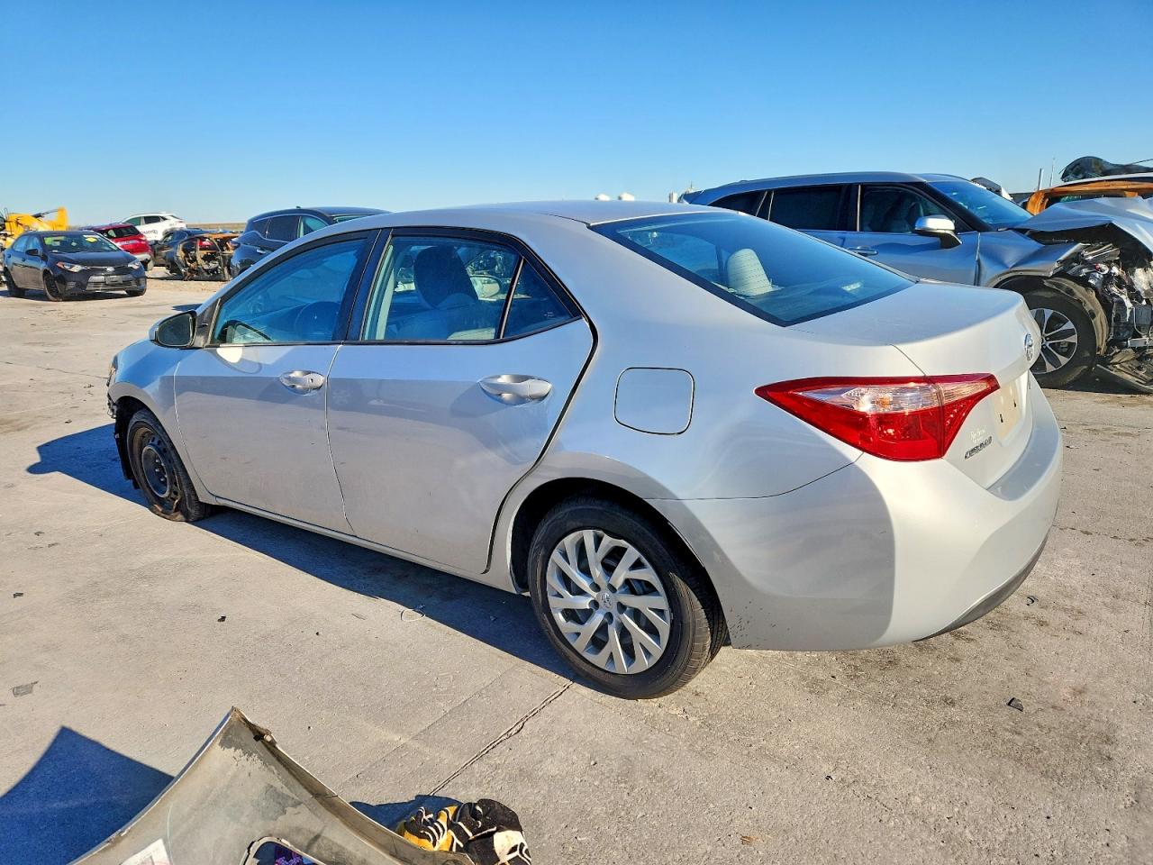 2017 TOYOTA COROLLA photo 2