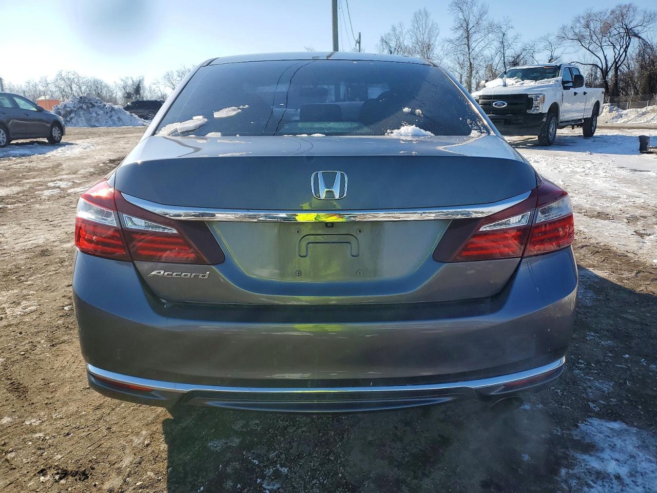 2017 HONDA ACCORD photo 6