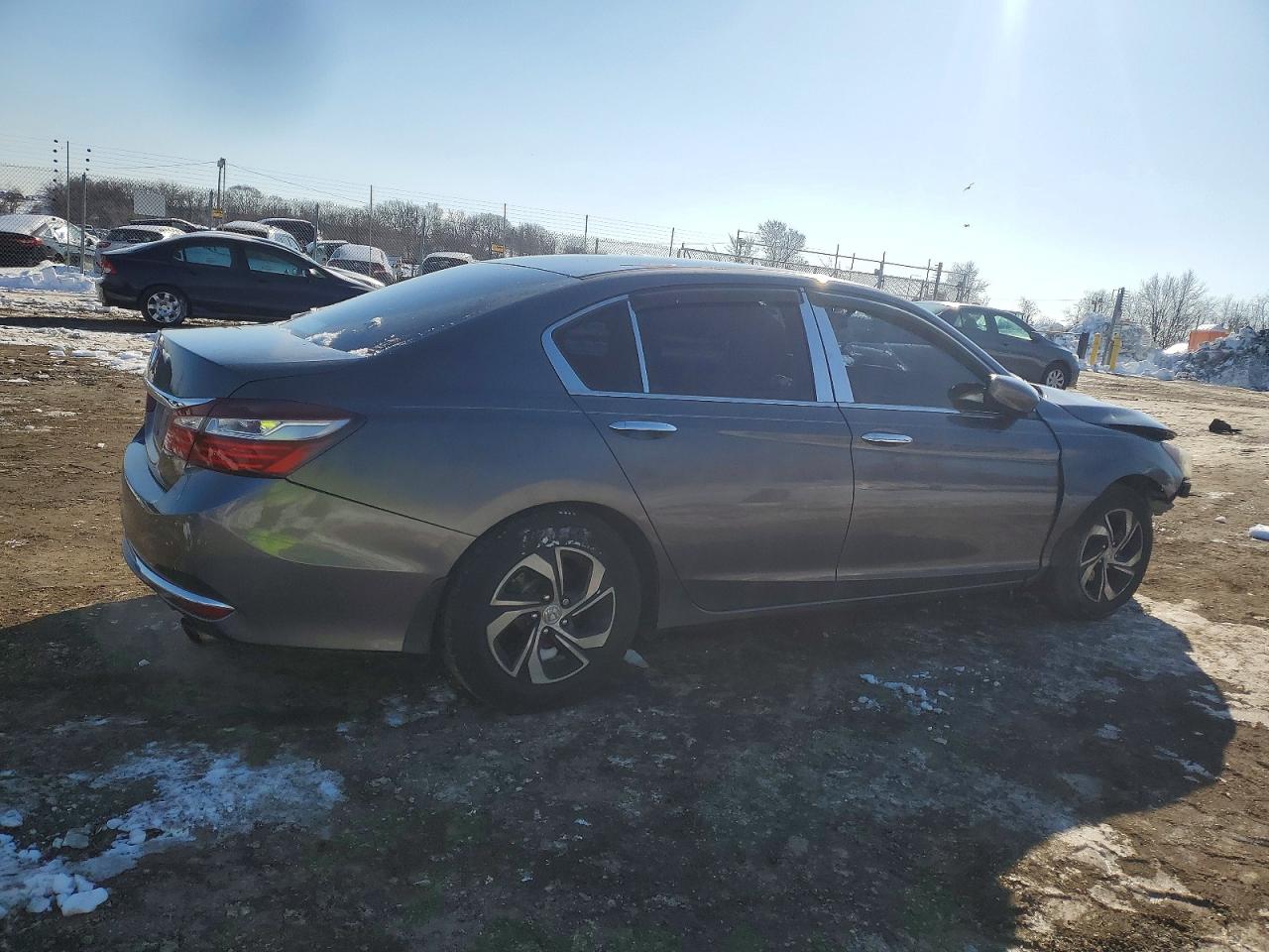 2017 HONDA ACCORD photo 3
