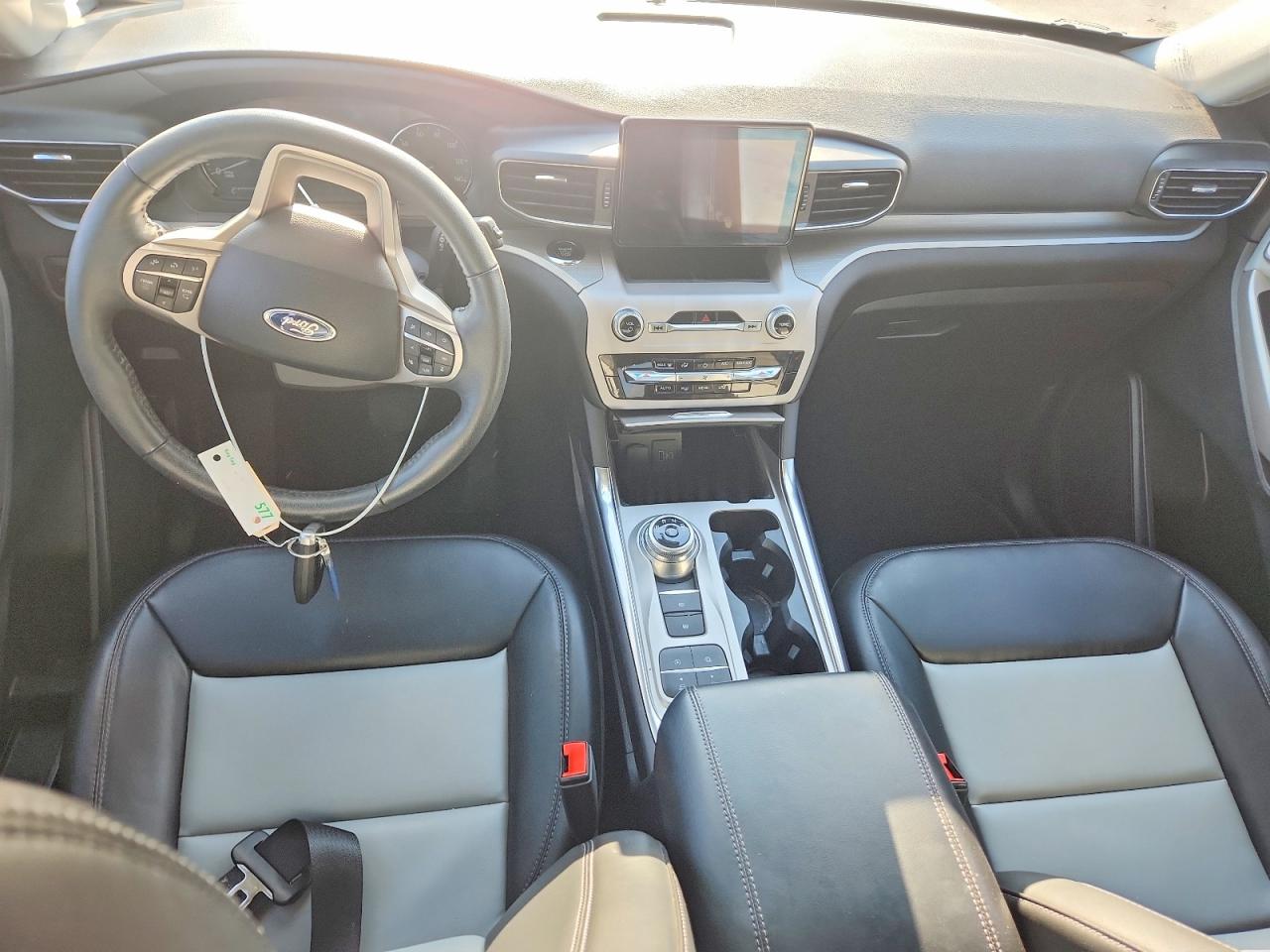 2024 FORD EXPLORER XLT photo 8