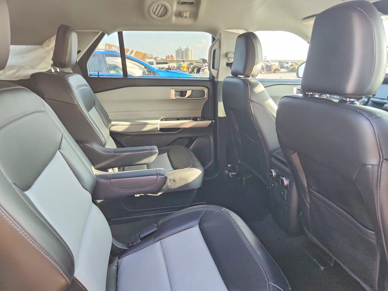 2024 FORD EXPLORER XLT photo 11