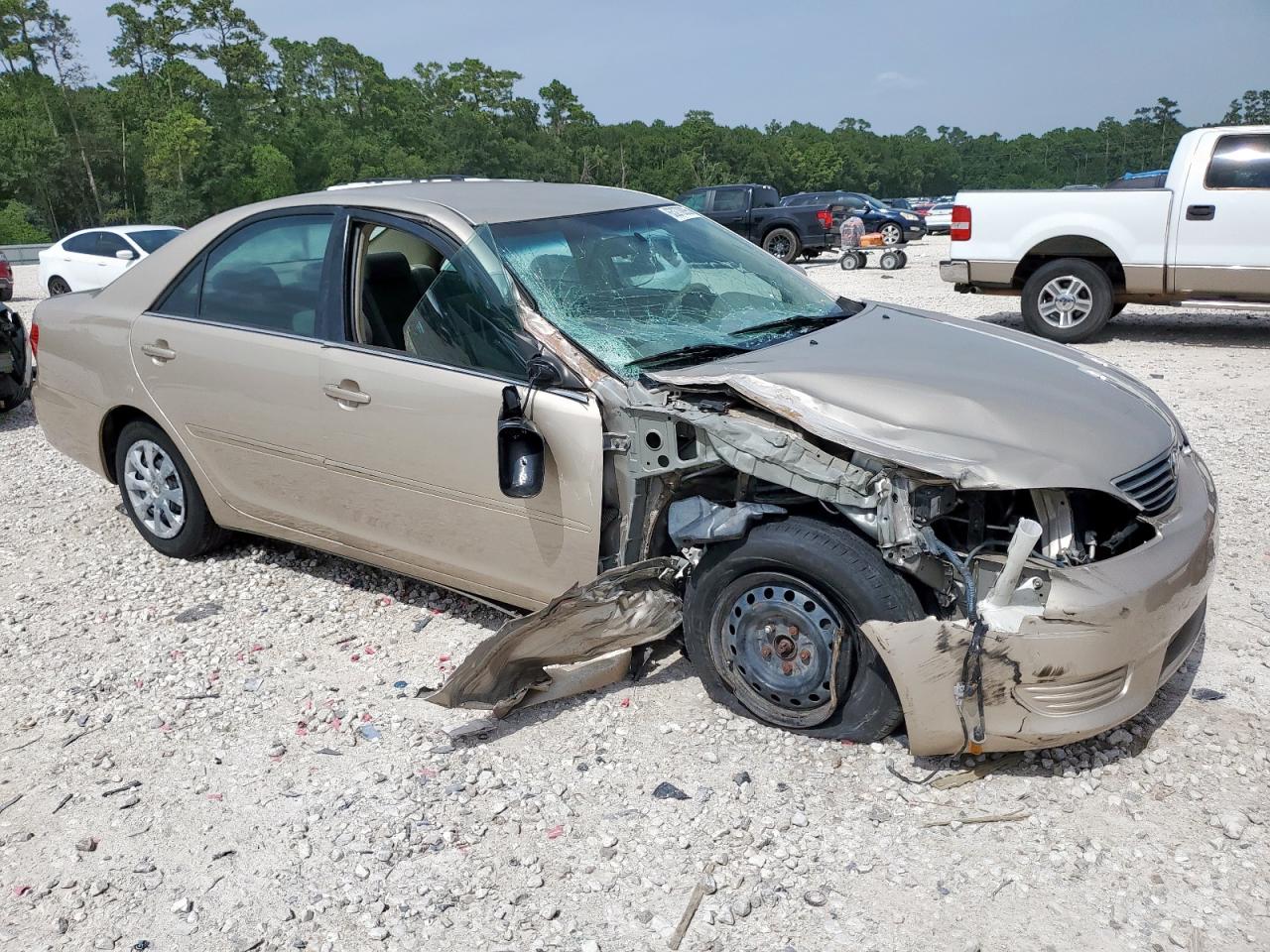 2005 TOYOTA CAMRY LE photo 4