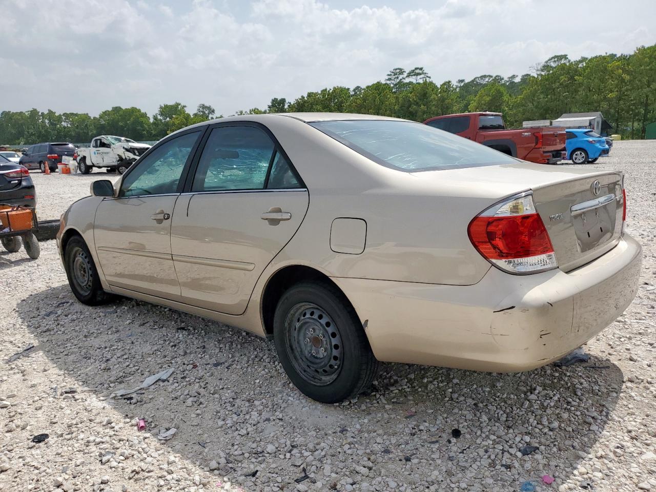 2005 TOYOTA CAMRY LE photo 2