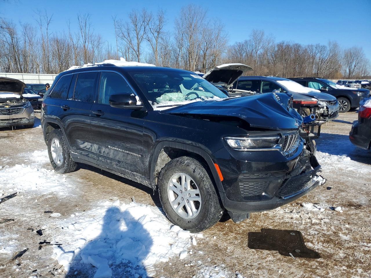 2023 JEEP GRAND CHEROKEE LAREDO photo 4