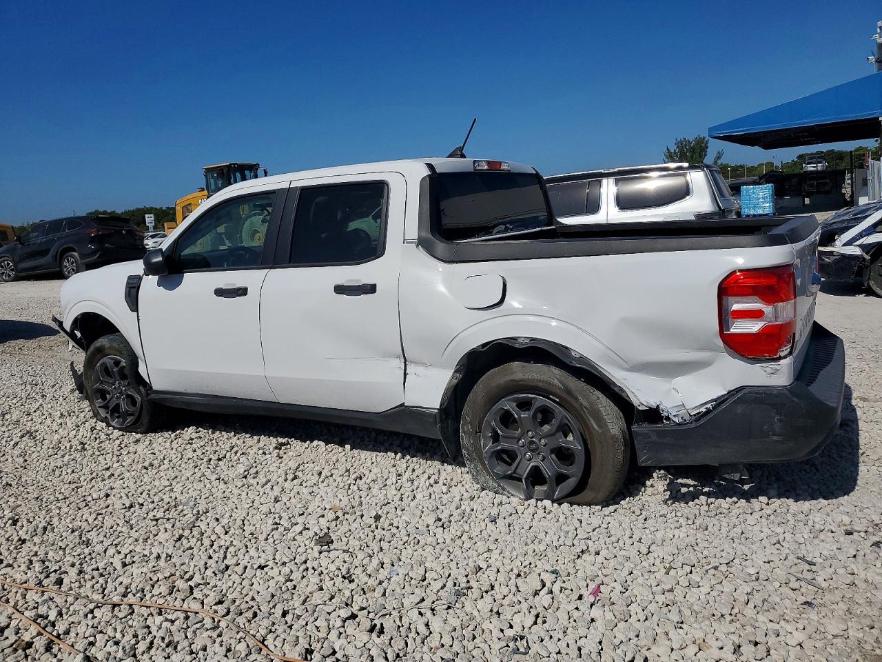 2024 FORD MAVERICK XLT photo 2