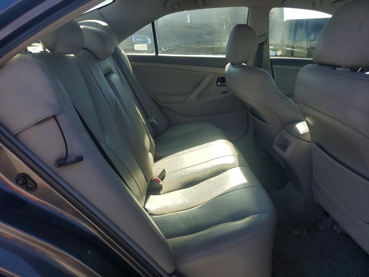 2011 TOYOTA CAMRY photo 19