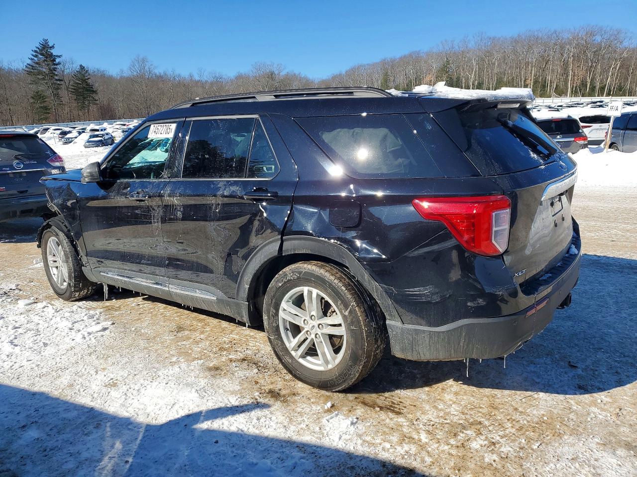 2023 FORD EXPLORER XLT photo 3