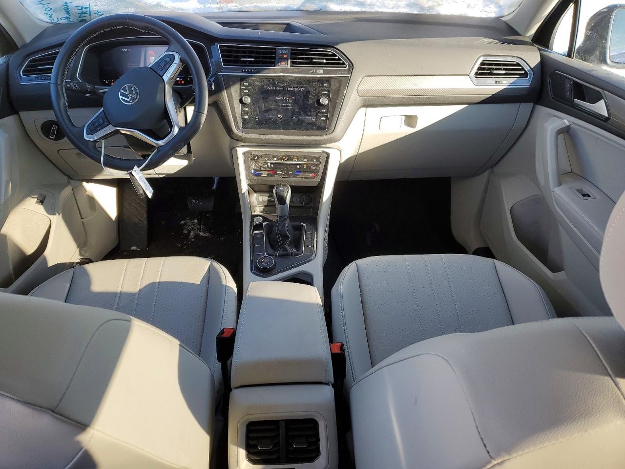2024 VOLKSWAGEN TIGUAN SE photo 15