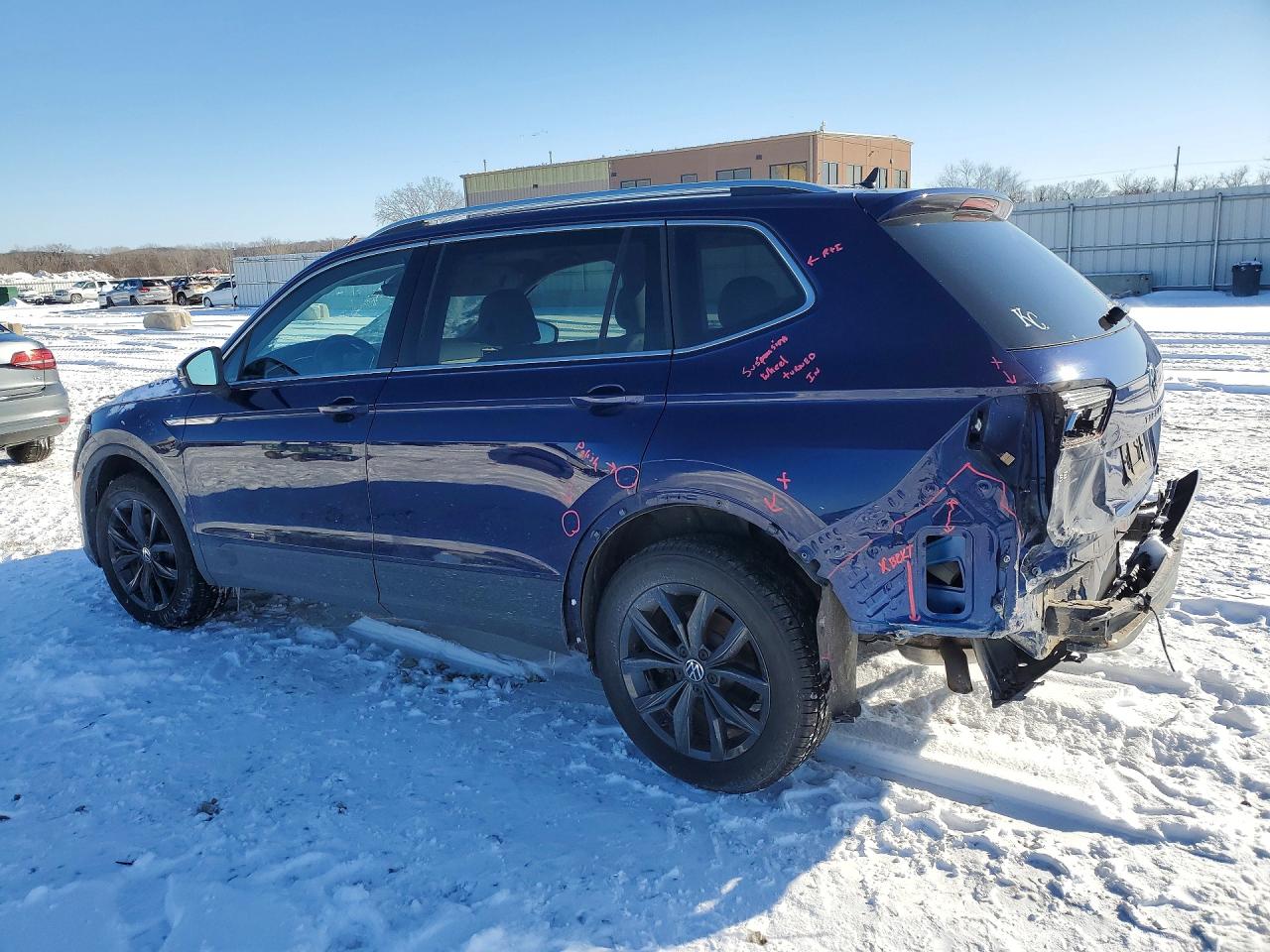 2024 VOLKSWAGEN TIGUAN SE photo 3
