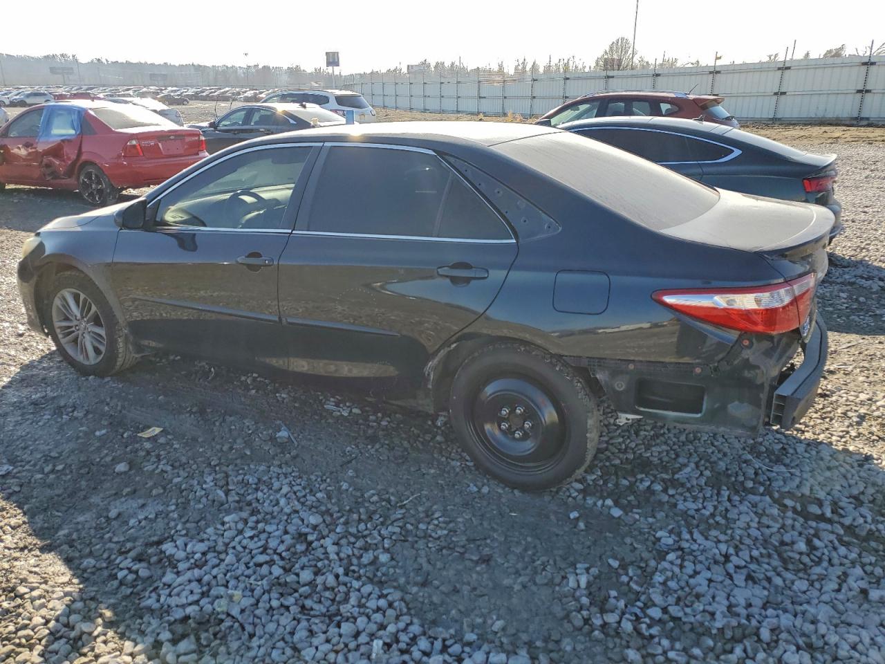 2016 TOYOTA CAMRY photo 4