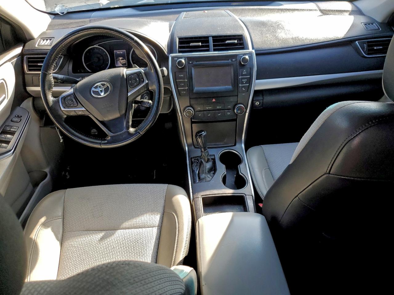 2016 TOYOTA CAMRY photo 22