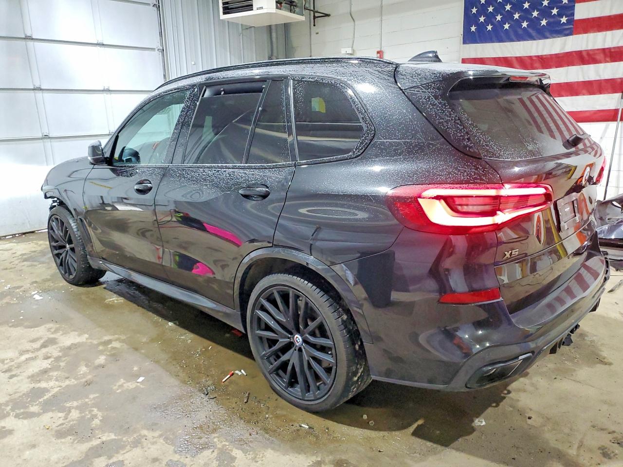 2022 BMW X5 M50I photo 3