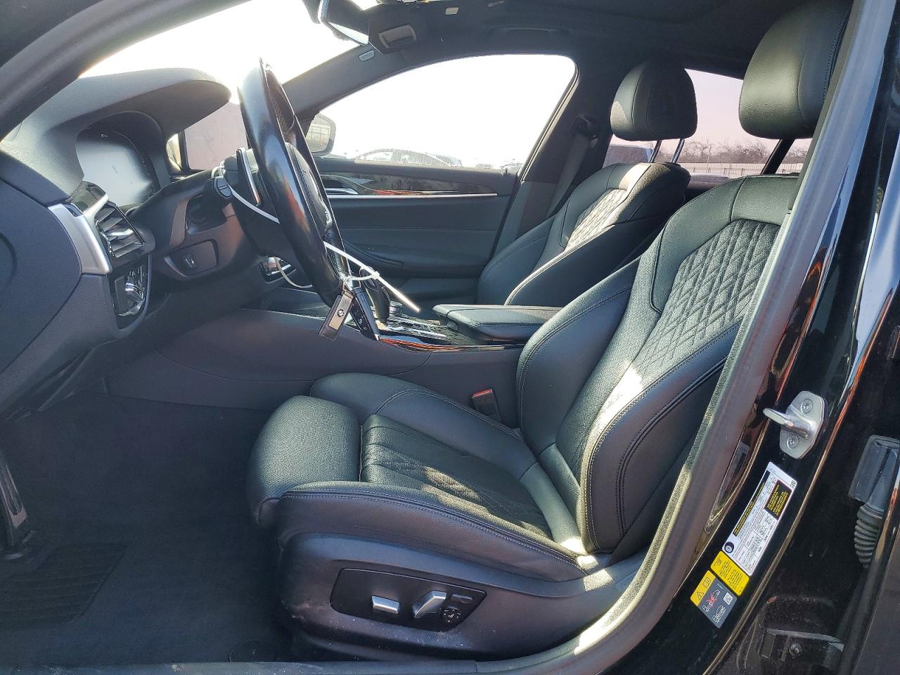 2023 BMW 530E photo 13