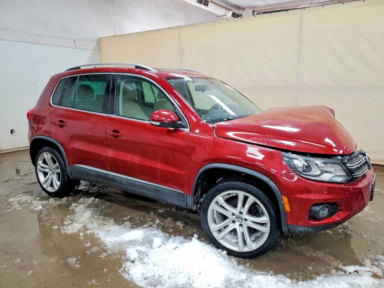2012 VOLKSWAGEN TIGUAN S photo 10
