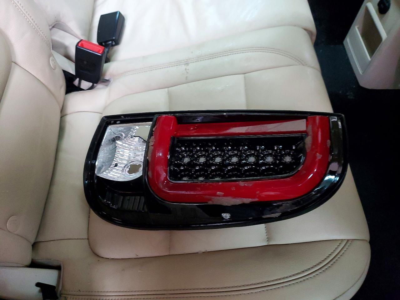 2012 VOLKSWAGEN TIGUAN S photo 37