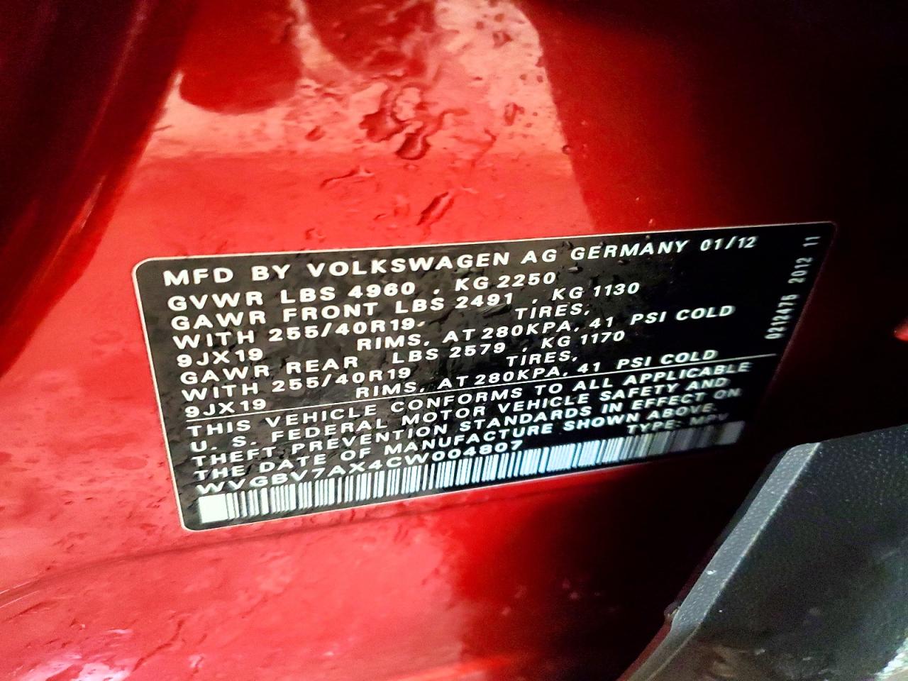 2012 VOLKSWAGEN TIGUAN S photo 40