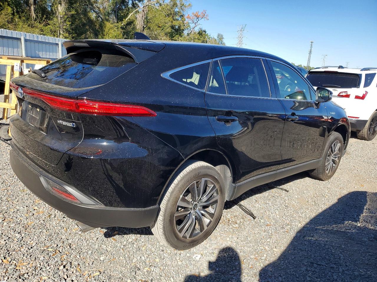 2021 TOYOTA VENZA LE photo 3