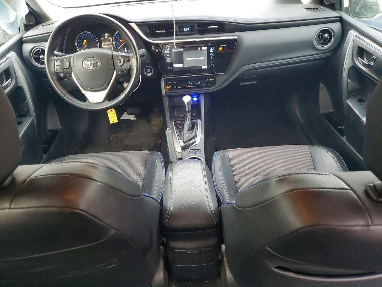 2017 TOYOTA COROLLA L photo 15