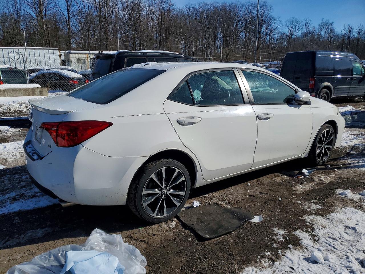 2017 TOYOTA COROLLA L photo 5