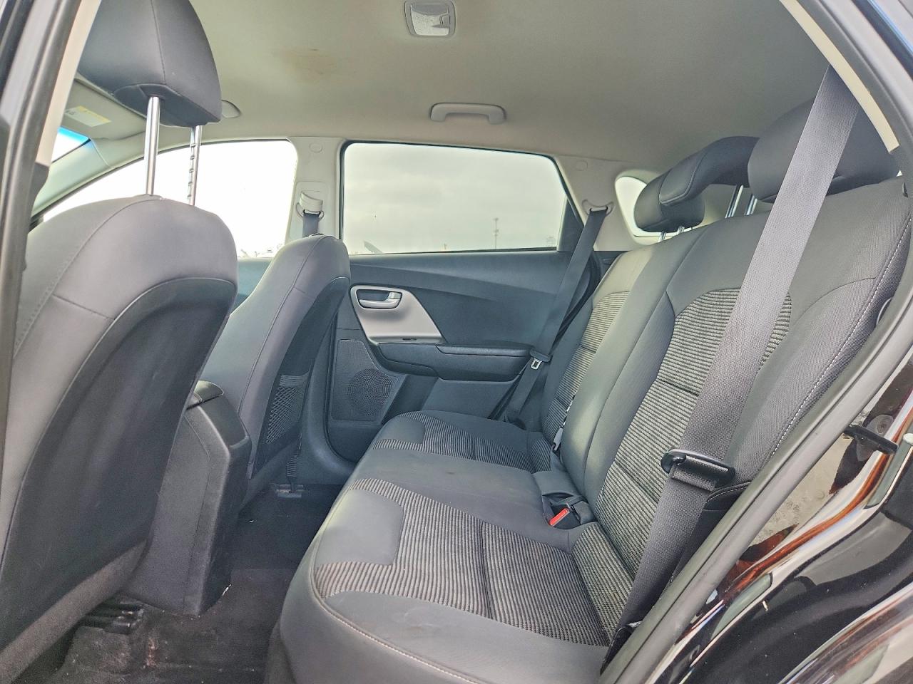 2020 KIA NIRO LX photo 11