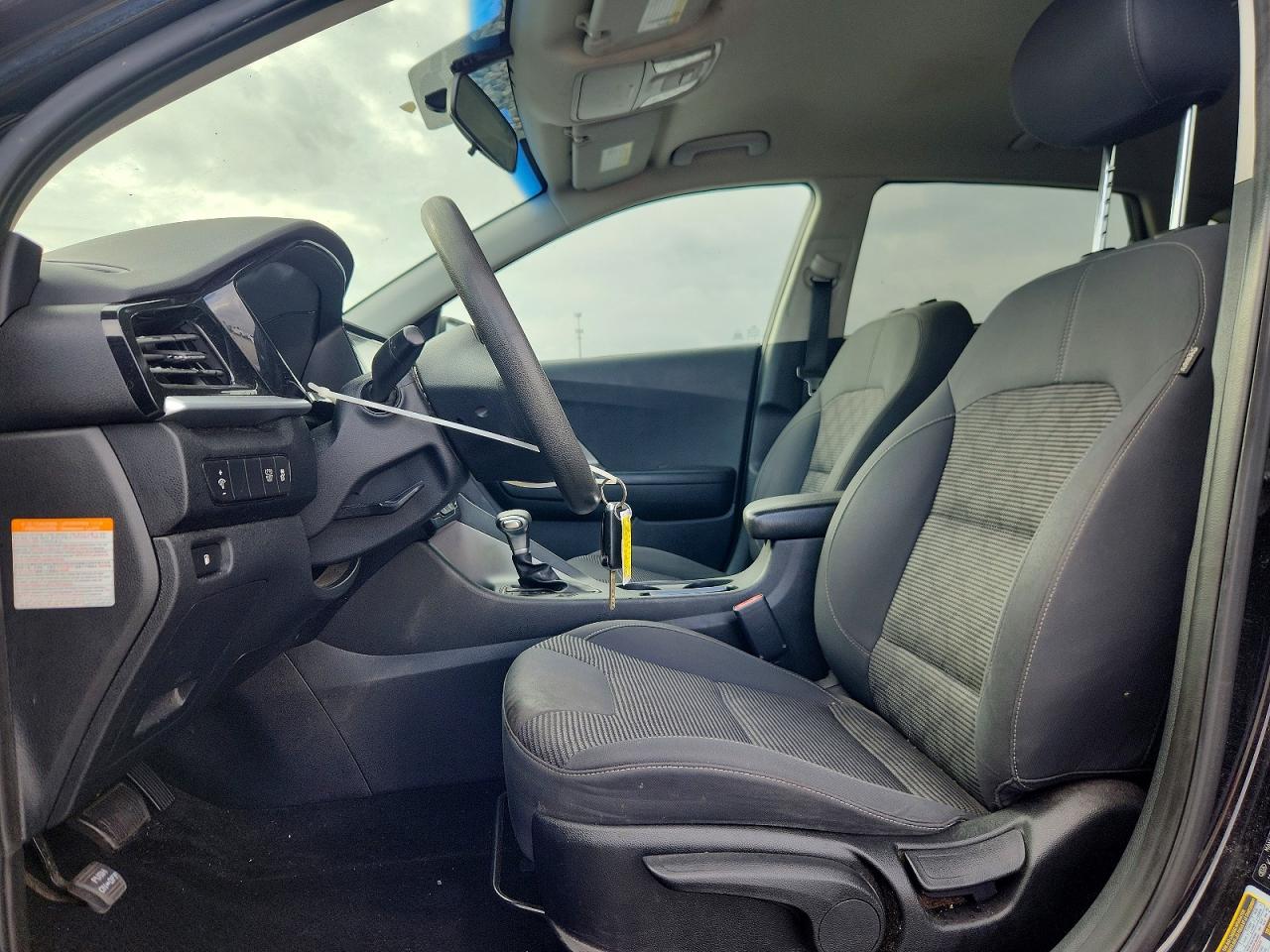 2020 KIA NIRO LX photo 7